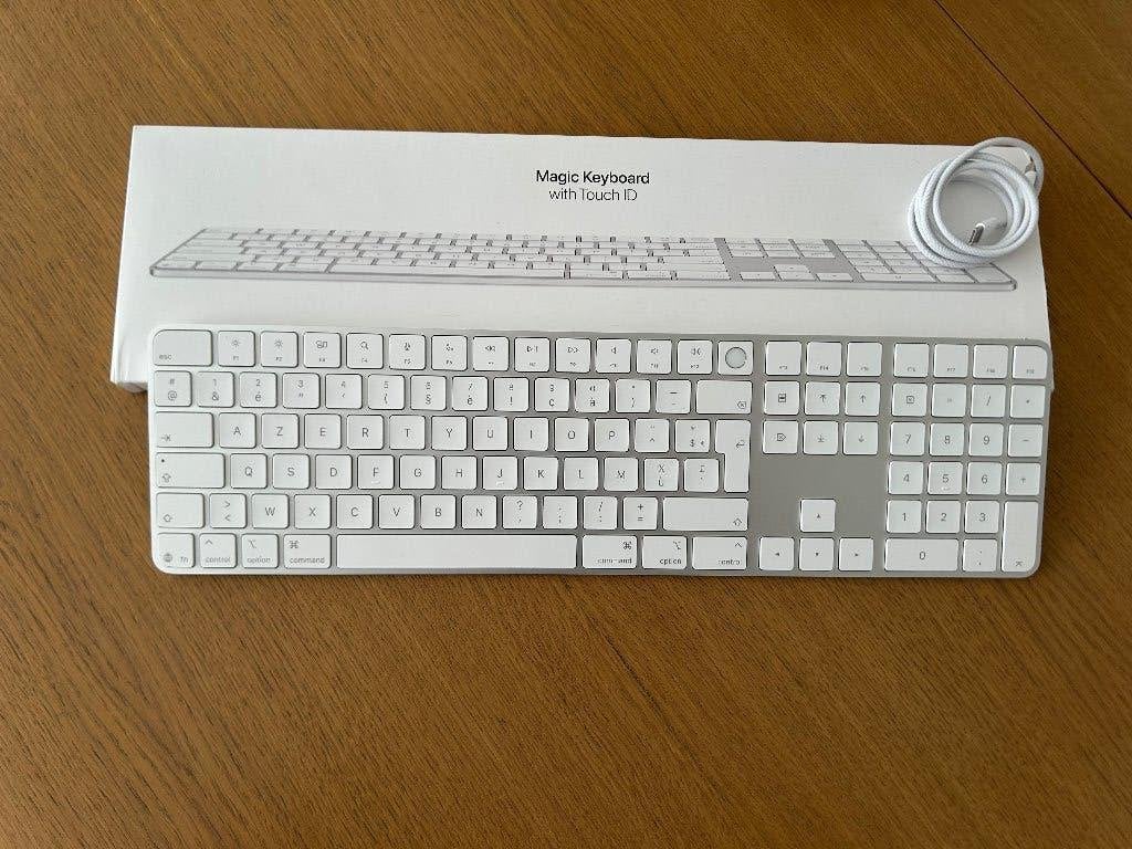 Magic Keyboard Apple Touch ID + Pavé Numérique USB-C AZERTY, Azerty, Comme neuf, Enlèvement, Apple