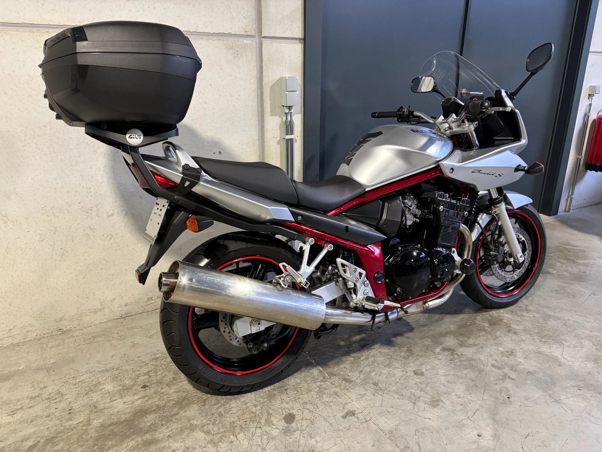 Suzuki GSF 650 S Bandit in mooie staat met nieuwe topcase, Motoren, Meer dan 35 kW, Toermotor, Handgeschakeld, 650 cc