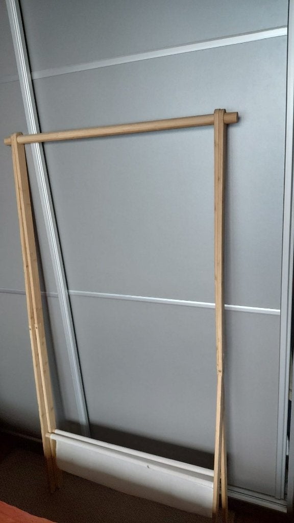 kledingrek hout, Enlèvement, Utilisé