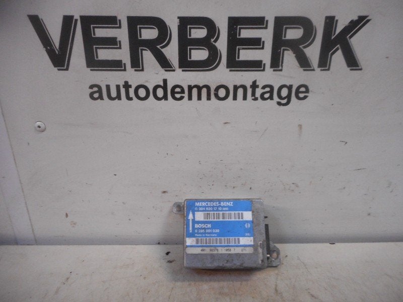COMPUTER AIRBAG Mercedes-Benz 190 (W201) (0048201710), Robert Bosch AG, Gebruikt, Mercedes-Benz, Robert-Bosch-Allee 1
74232  Abstatt, DE