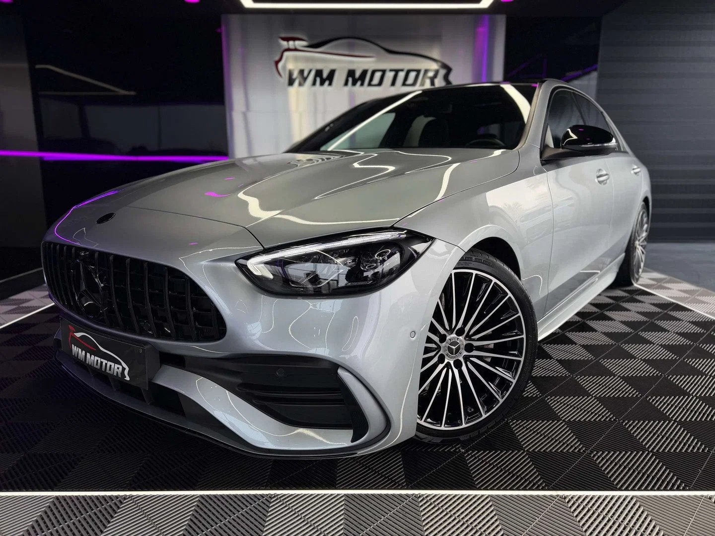 Mercedes-Benz C-CLASS 180 C 180 AMG Line (automatique), Autos, Cuir, Argent ou Gris, Achat, 4 portes