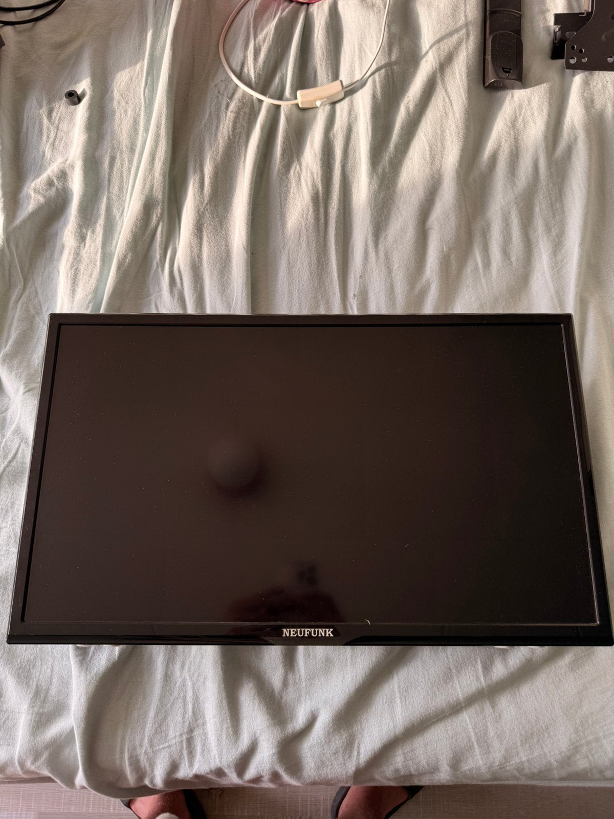TV 24 inch + beugel, Audio, Tv en Foto, Televisies, 50 Hz, LCD, Zo goed als nieuw, Smart TV