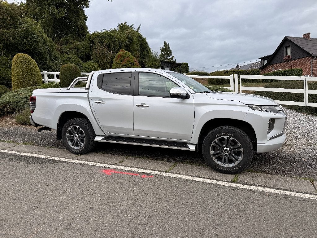 Mitsubishi L200  2.3 Di-D AUTOMATIQUE 4x4, Auto's, Mitsubishi, Automaat, 4 deurs, Stof, 2268 cc