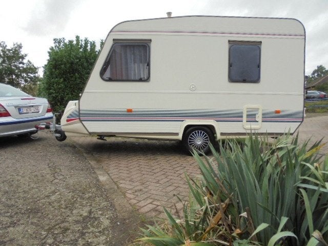 adria 380,treinzit,stapelbed,,douche,wc,nieuwe tent,luifel, Caravans en Kamperen, Kluisje, 750 - 1000 kg, Adria, Tot 4 meter