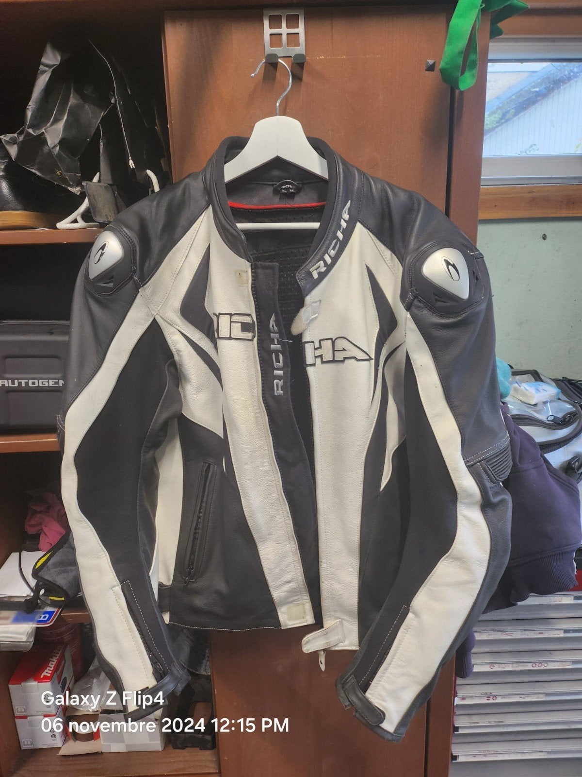 Blouson cuir richa, Motos, Enlèvement