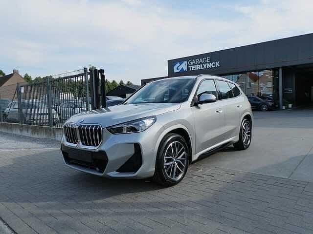 BMW X1 18i 136pk Automaat M Sport Camera '25 (37795), Auto's, Euro 6, Bedrijf, 5 zetels, Parkeersensor