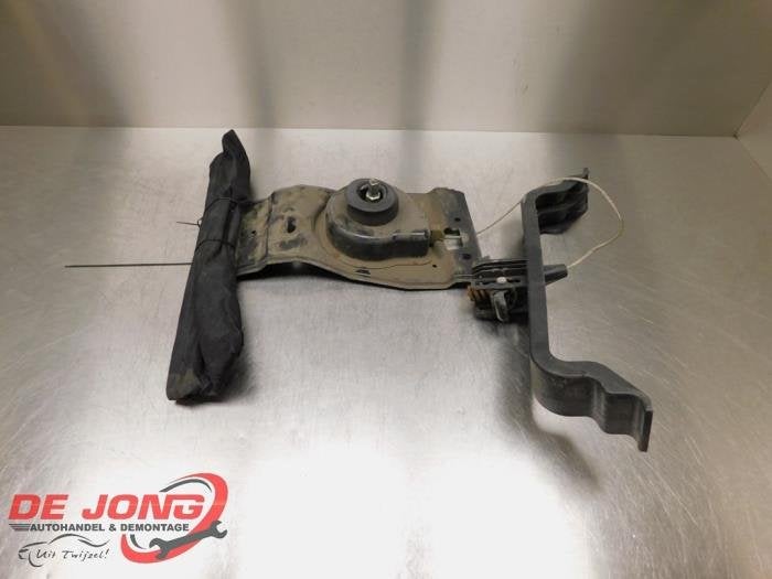 Ophangmechaniek reservewiel van een Chrysler Voyager, Gebruikt, -, Ophalen of Verzenden, -
