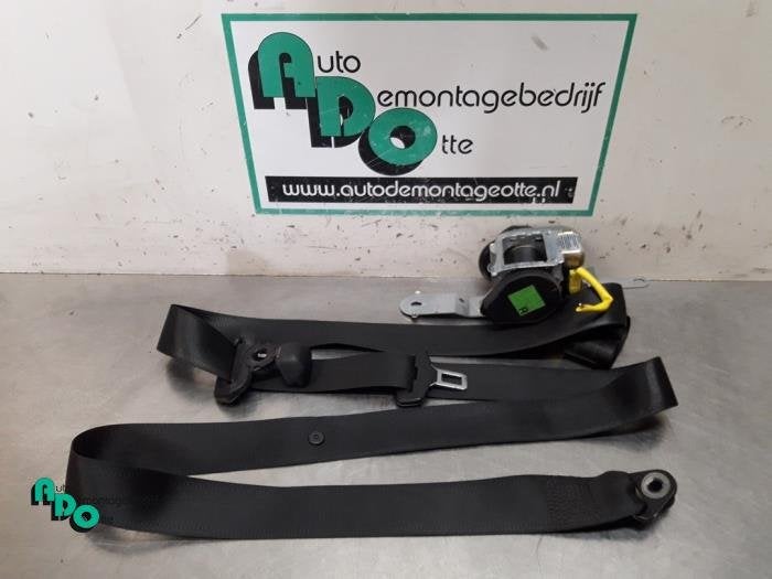 Veiligheidsgordel rechts-voor van een Opel Agila (Agila 00-), Gebruikt, -, -, Opel