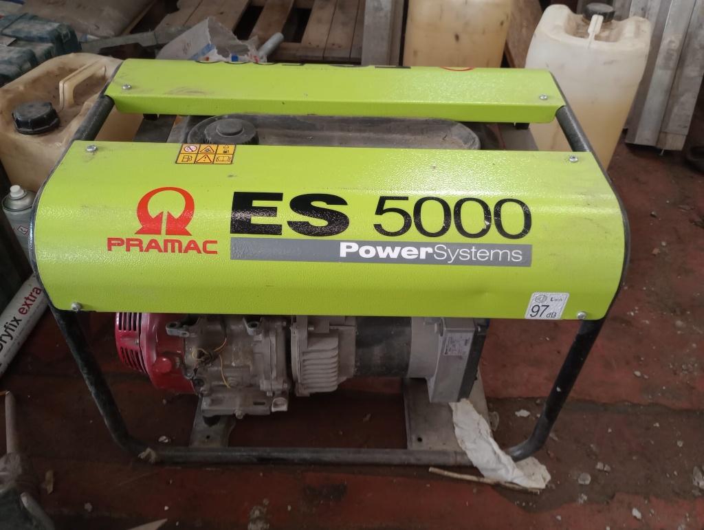 Generator Pramax ES5000 230V, Enlèvement, Utilisé, Moins de 5 kVA, Essence
