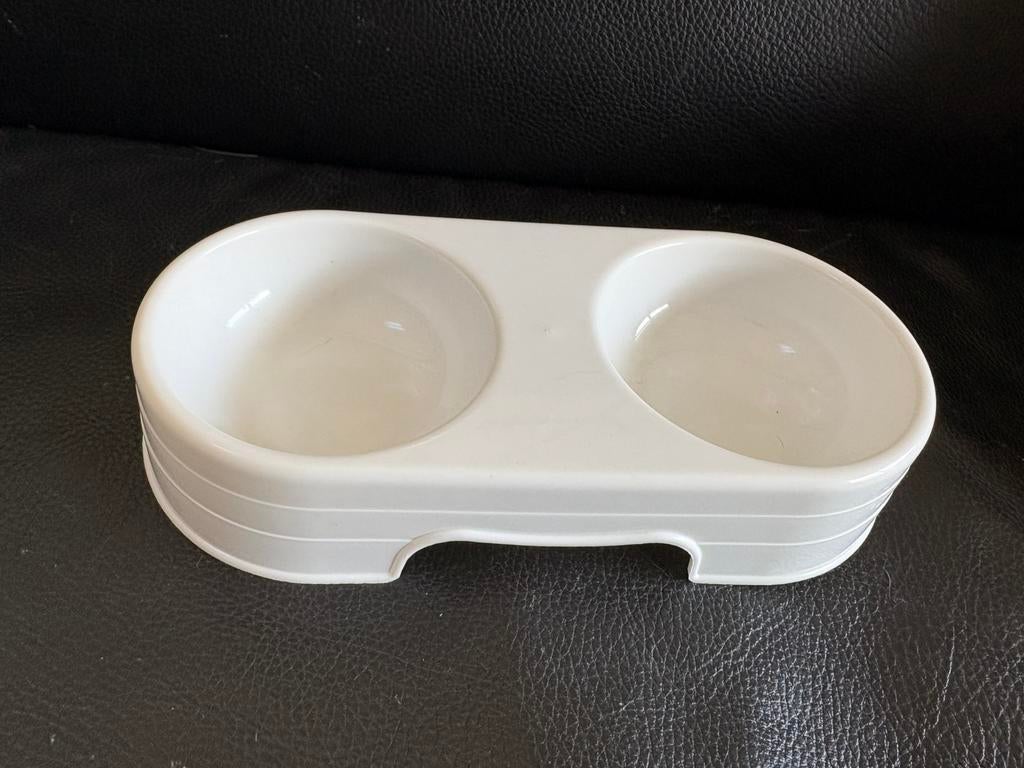 Kleine voerbakjes kat of kleine hond, Ophalen of Verzenden, Zo goed als nieuw