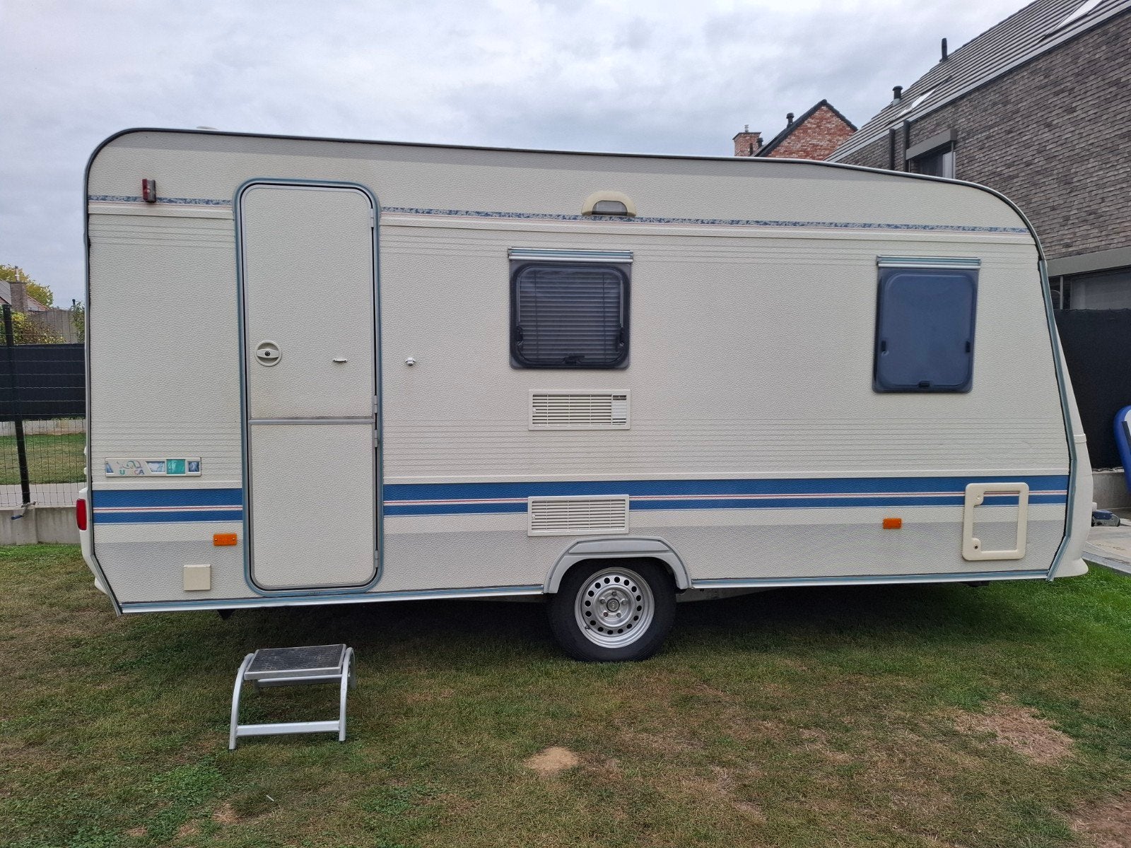 Adria PX 432, Frans bed, Treinzit, Particulier, Adria