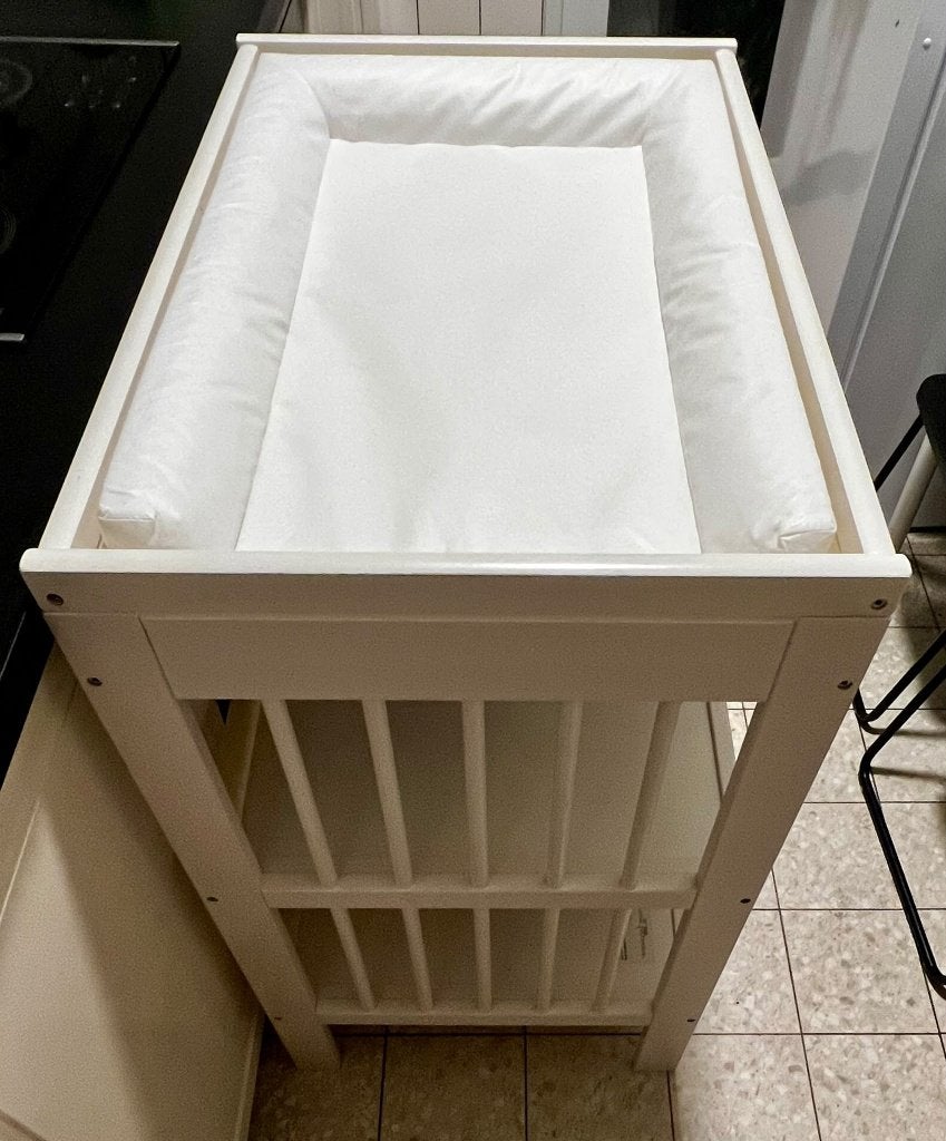IKEA GULLIVER verzorgingstafel wit + aankleedkussen, Ophalen, Gebruikt, 50 tot 70 cm, 75 tot 100 cm