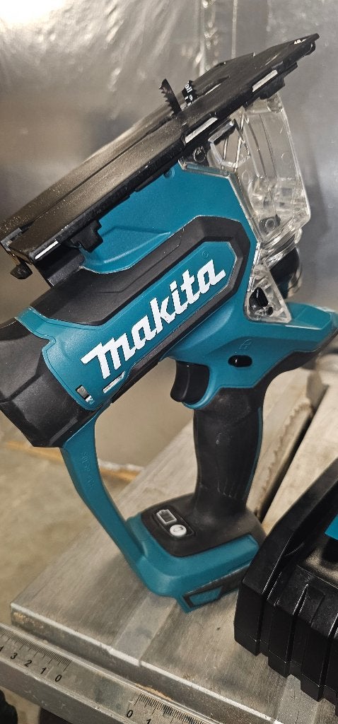 Makita accu gipszaag DSD180ZJ LXT 18 V Li-Ion, Doe-het-zelf en Bouw, Gereedschap | Zaagmachines, Ophalen, Minder dan 30 mm, Zo goed als nieuw