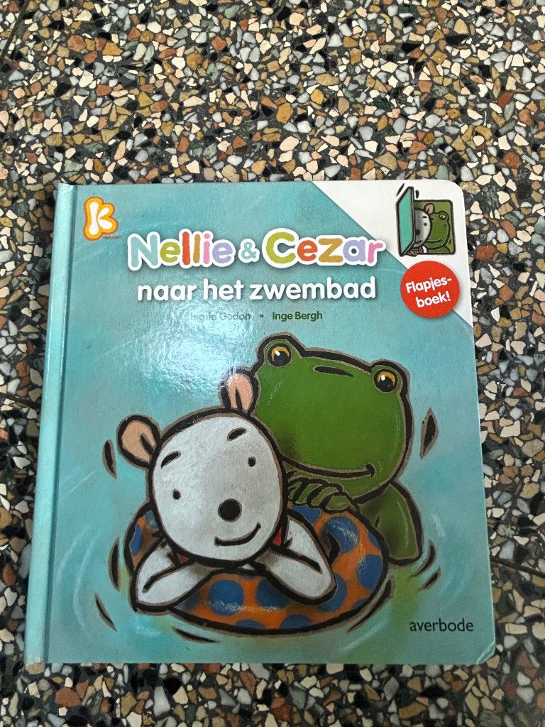 Kinderboek Nellie & Cezar, Boeken, Ophalen of Verzenden, Gelezen, Uitklap-, Voel- of Ontdekboek, 2 tot 3 jaar