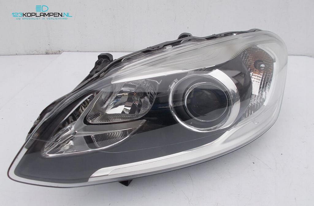 Volvo XC60 Facelift Xenon Koplamp links compleet, Gebruikt, -, -, Ophalen of Verzenden