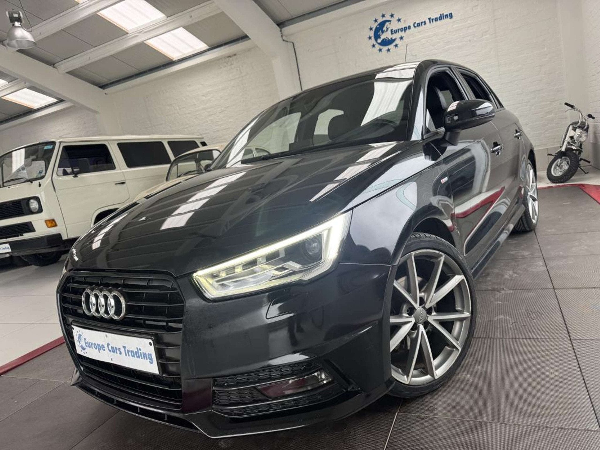 Audi A1 S line 1.6TDI 115CH BVA S-TRONIC DISTRIBUTION OK CUI, Autos, Achat, A1, Entreprise, 116 ch