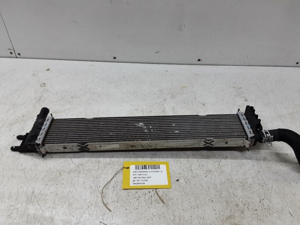 RADIATEUR Dacia Sandero II (01-2012/12-2018), Auto-onderdelen, Dacia, Gebruikt, Renault Deutschland AG, Peter-Huppertz-Straße 5
51063  Köln, DE