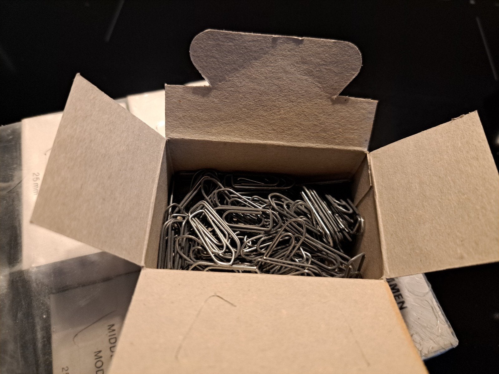 Lot de 12 boîtes  de trombones, Diversen, Ophalen of Verzenden, Nieuw