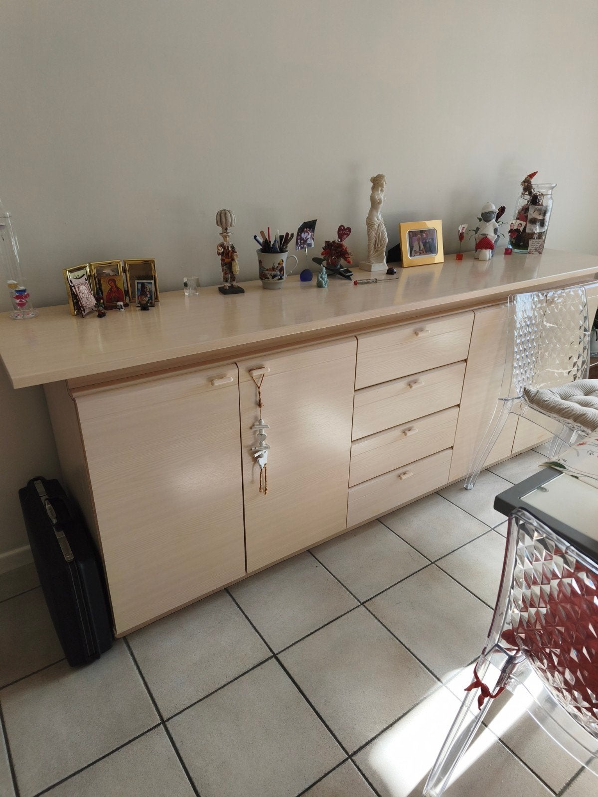 urgent doit partir pour déménagement bahut de salle à manger, Huis en Inrichting, Keuken | Complete keukens, Ophalen, Zo goed als nieuw