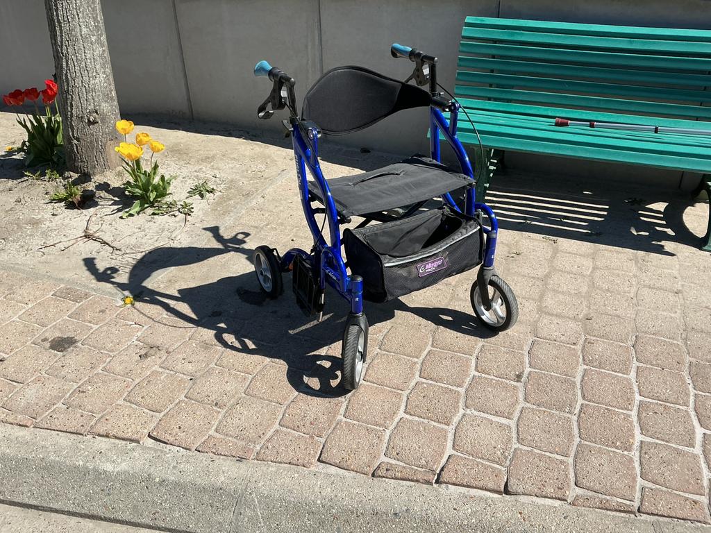 Rollator, Diversen, Ophalen, Opvouwbaar, Zo goed als nieuw
