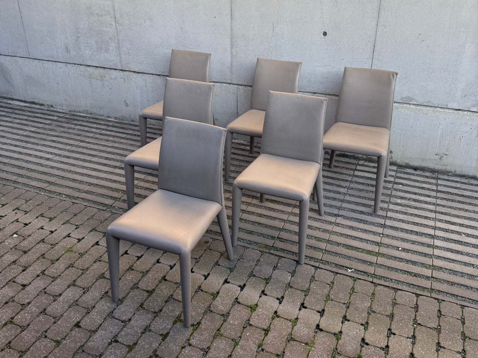 B&B Italia “Vol au Vent” eetkamerstoelen, Huis en Inrichting, Stoelen, Cassina vitra knoll ligne roset rolf benz jori minotti tulip