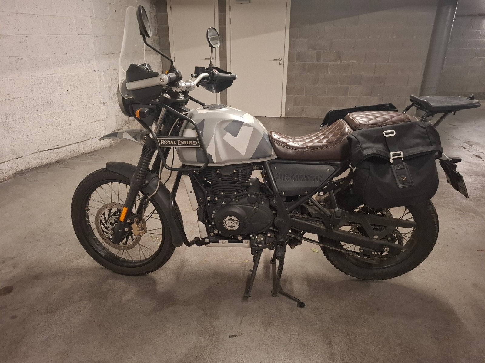 Royal Enfield Himalayan 411 de juin 2020, Motos, Motos | Royal Enfield, Particulier, Enduro, 12 à 35 kW, Permis Moto A1 minimum