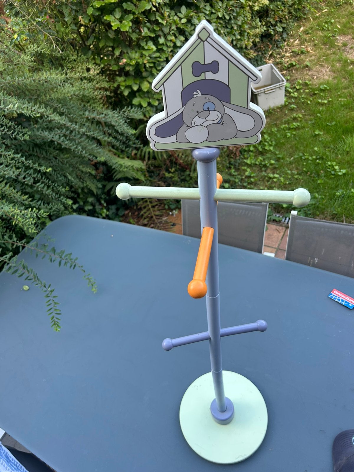 Porte vetement enfant noukies, Enfants & Bébés, Enlèvement, Utilisé