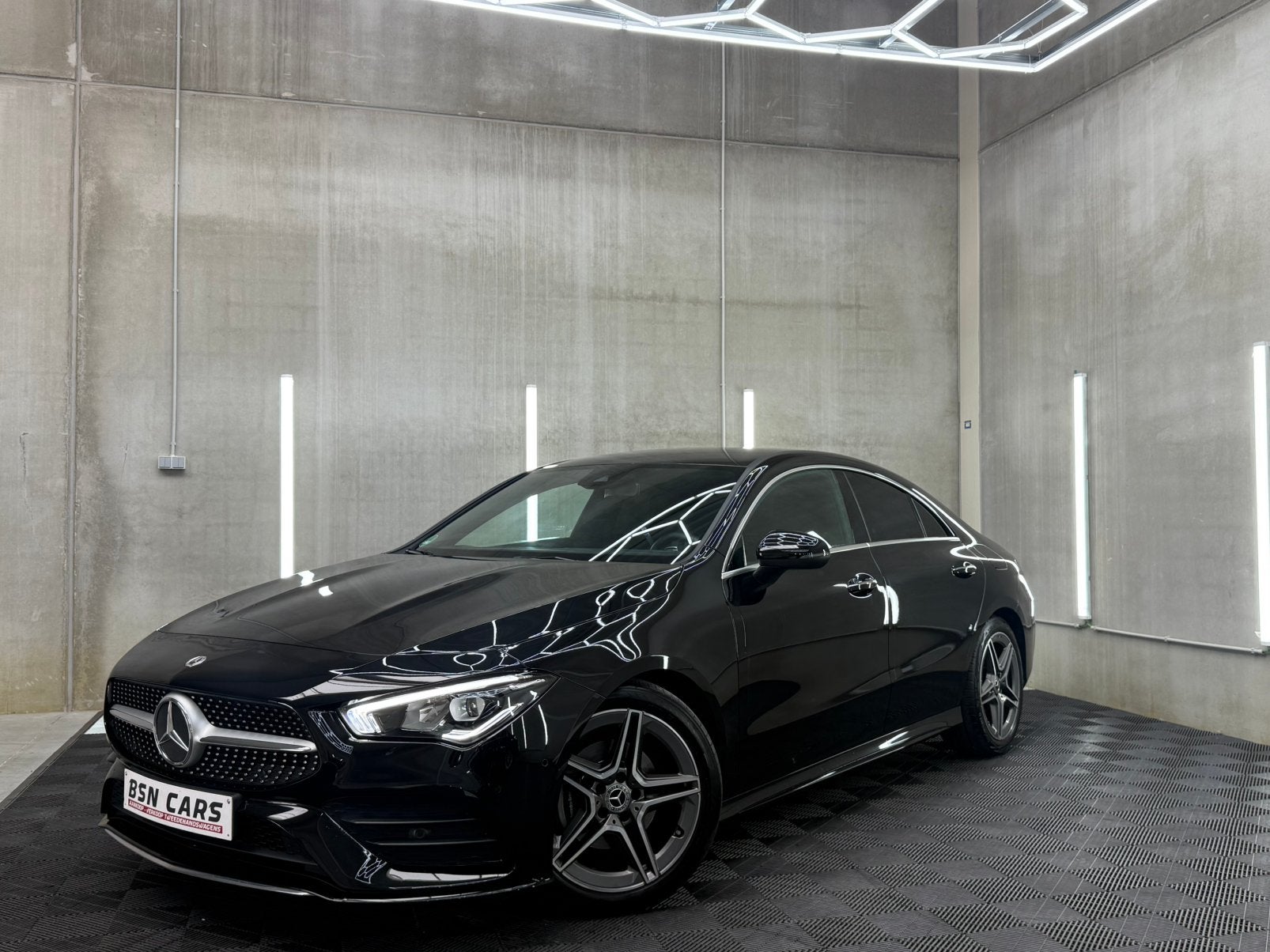 MERCEDES-BENZ CLA180D/2.0MERCEDES/AMG/CAMERA/SFEER/GARANTI, Auto's, Automaat, Achterwielaandrijving, Alcantara, Zwart
