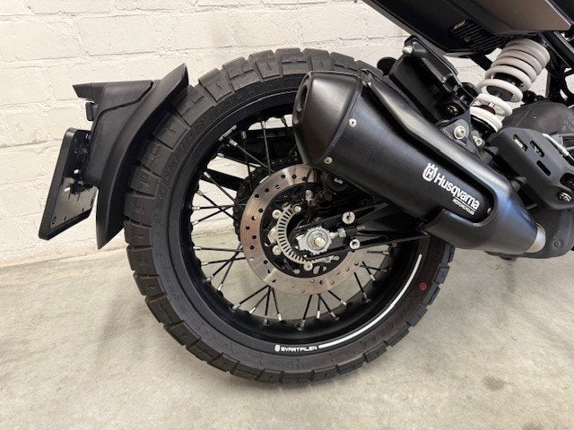 Svartpilen 125 - 2023, Motos, Motos | Husqvarna, Entreprise, Occasion, 1 cylindre, Manuelle