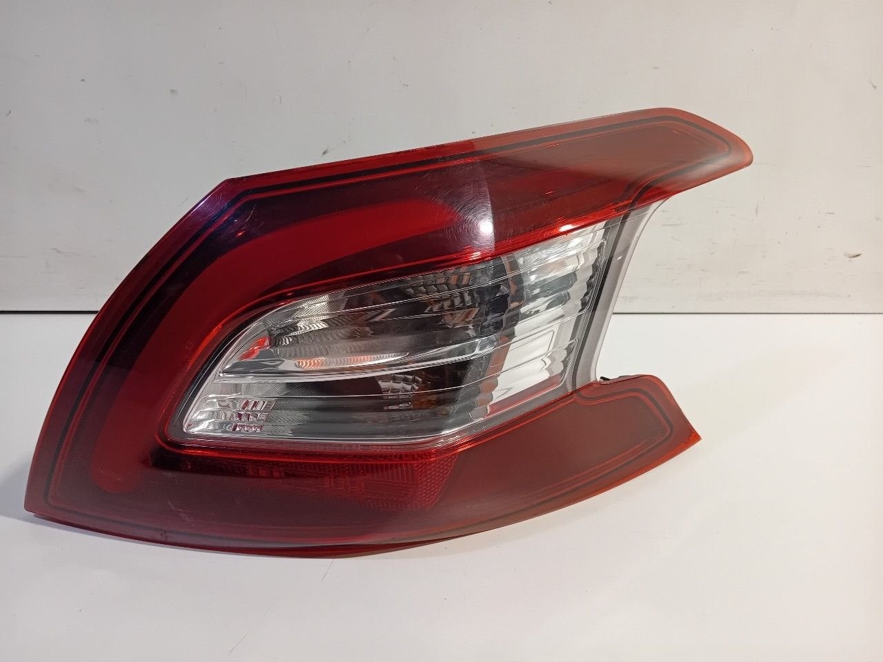 Achterlicht carrosserie rechts Peugeot 308, Auto-onderdelen, Onderdelen@venauto.nl, Van der Ven Autorecycling B.V., Gebruikt, Ettenseweg 76, 4706 PB Roosendaal, The Netherlands