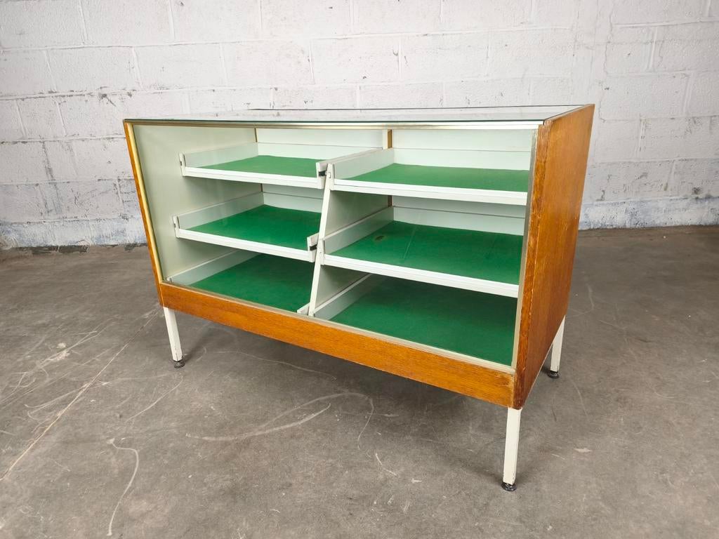 Vintage toonbank met presenteerlades, Ophalen
