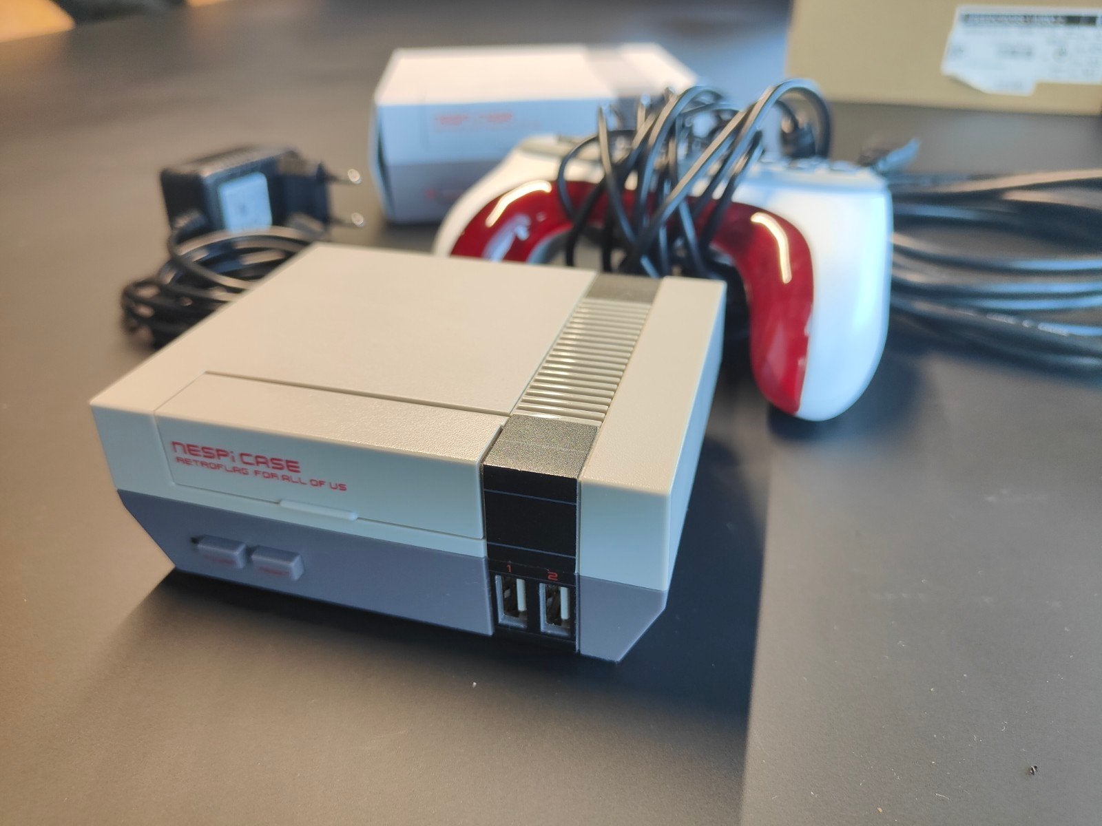 Mini NES Raspberry pi3 - 3700 jeux, Ophalen, Nieuw, Met 1 controller, Met games