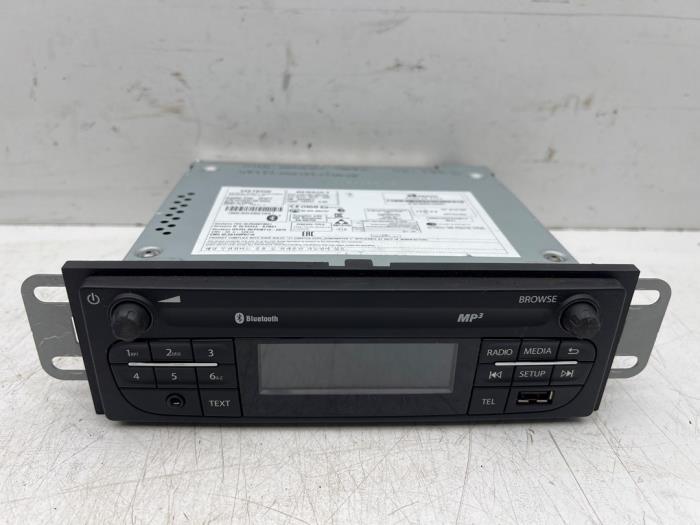Radio van een Opel Vivaro, Gebruikt, -, -, Opel