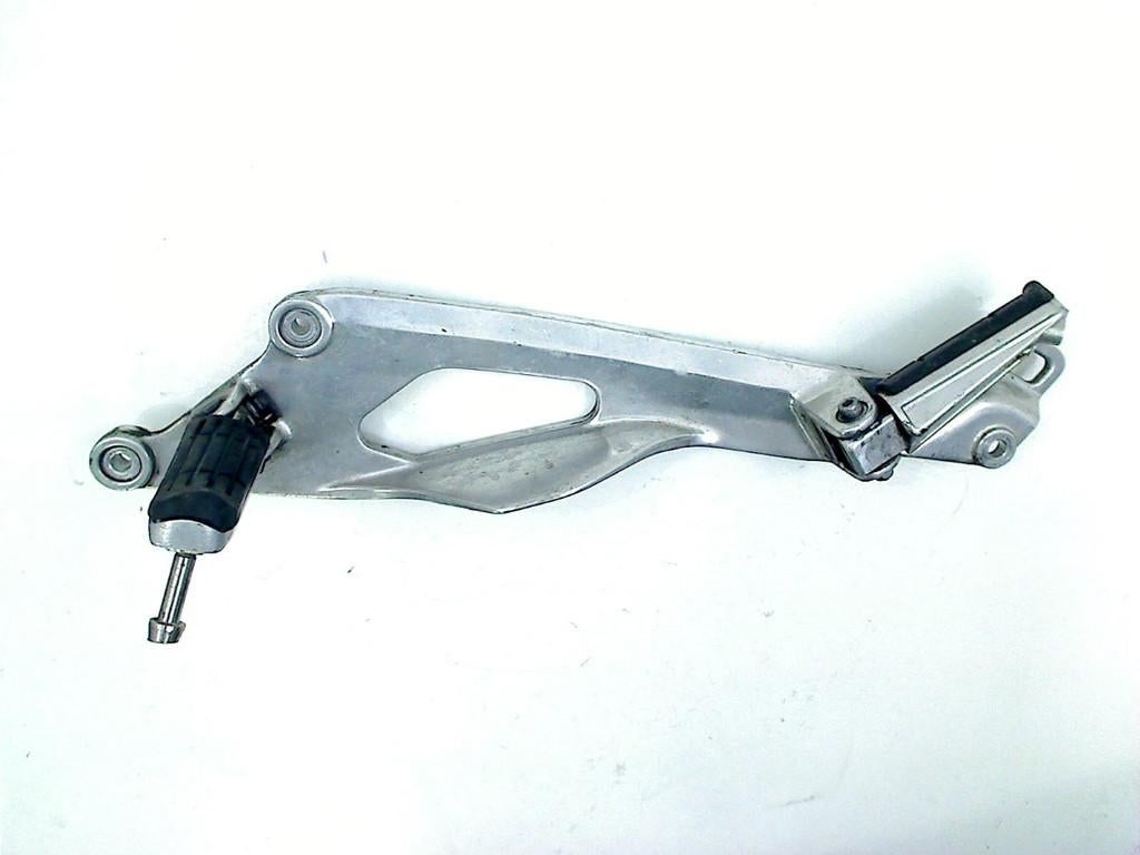 REPOSE PIEDS AVANT GAUCHE Yamaha TDM 900 (5PS-27442-00-00), Motos, Dhr. S. di Majo, Utilisé, Info@cama-motorparts.nl, P.J. Troelstraweg 8 8
3144 CX  MAASSLUIS, NL