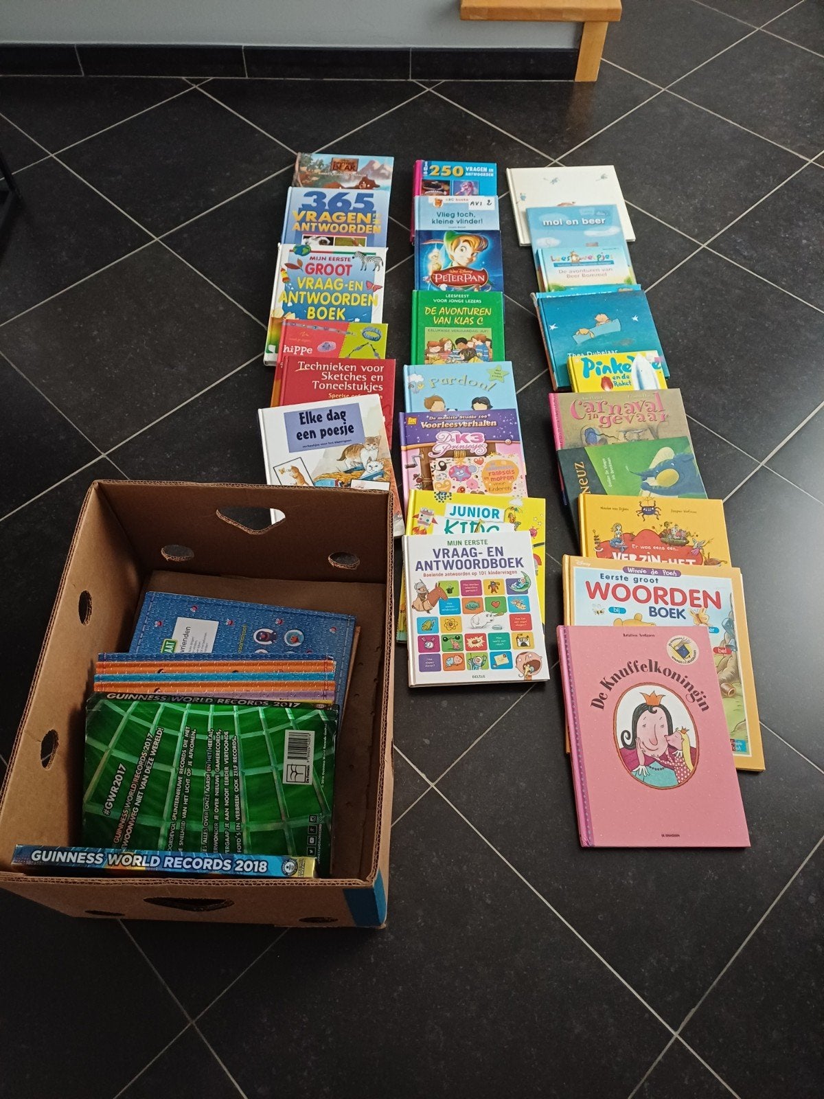 bananendoos vol kleuter en kinderboeken, Boeken, Ophalen