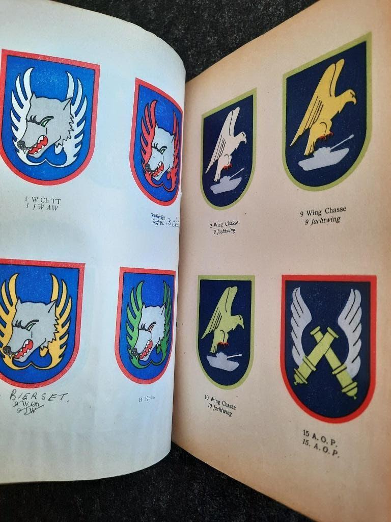 ABL Luchtmacht LuM Air Force 1951 kledij gids tenue uniform, Verzamelen, Verzenden, Luchtmacht, Boek of Tijdschrift