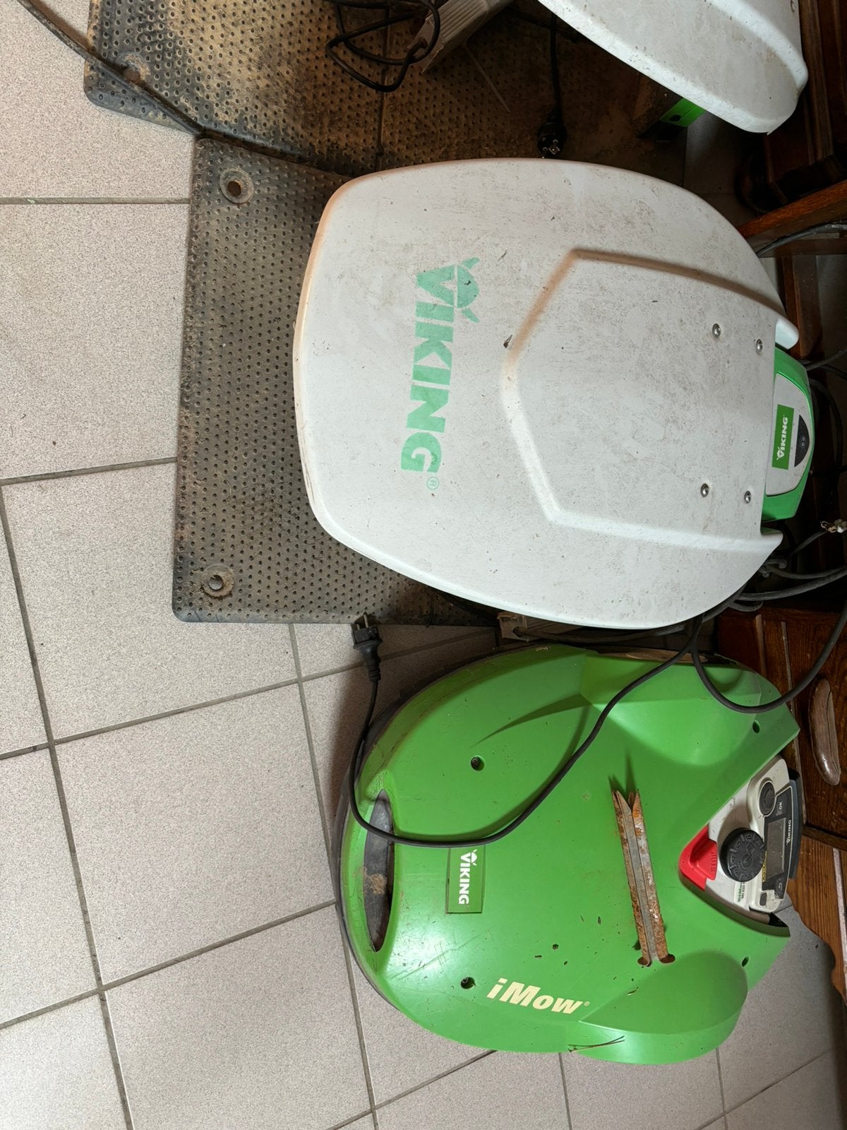 iMow robotmaaier, Ophalen, Gebruikt, 20 tot 25 cm, Met regensensor