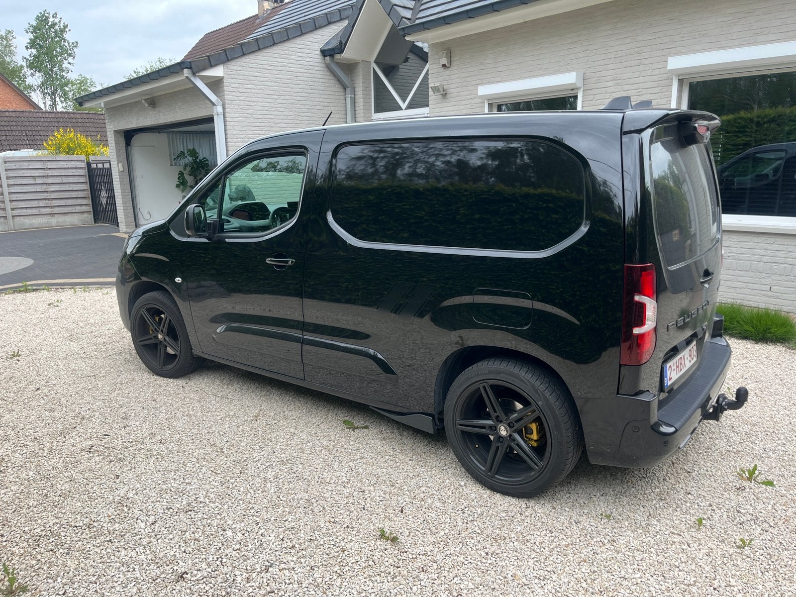 Peugeot partner lichte vracht 1j oud, Automaat, Euro 6, Zwart, Particulier