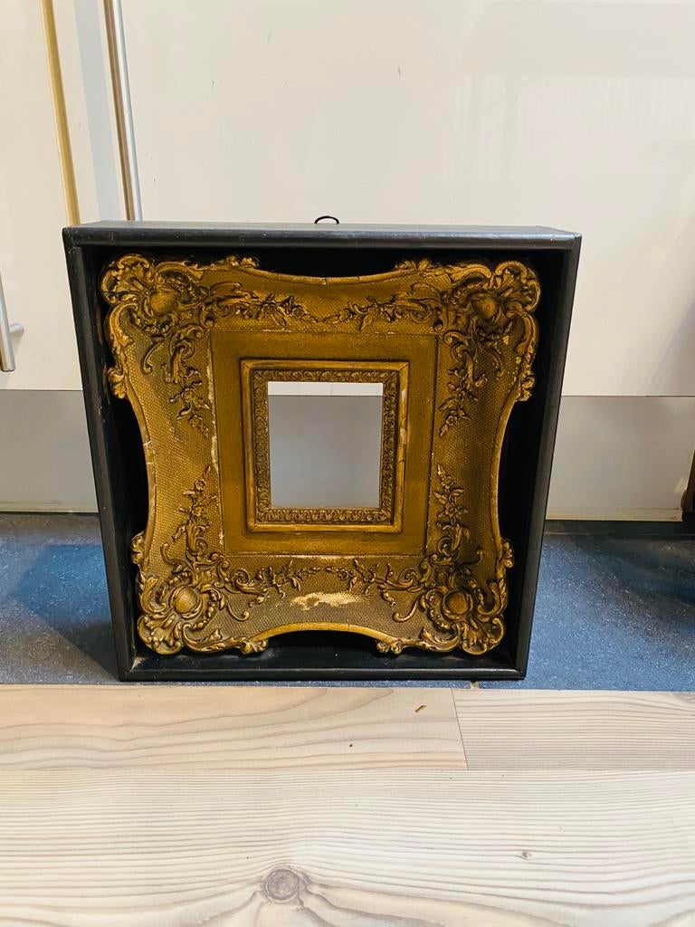 Vergulden gouden kader in zwart bakje, Huis en Inrichting, Woonaccessoires | Lijsten, Ophalen, Gebruikt