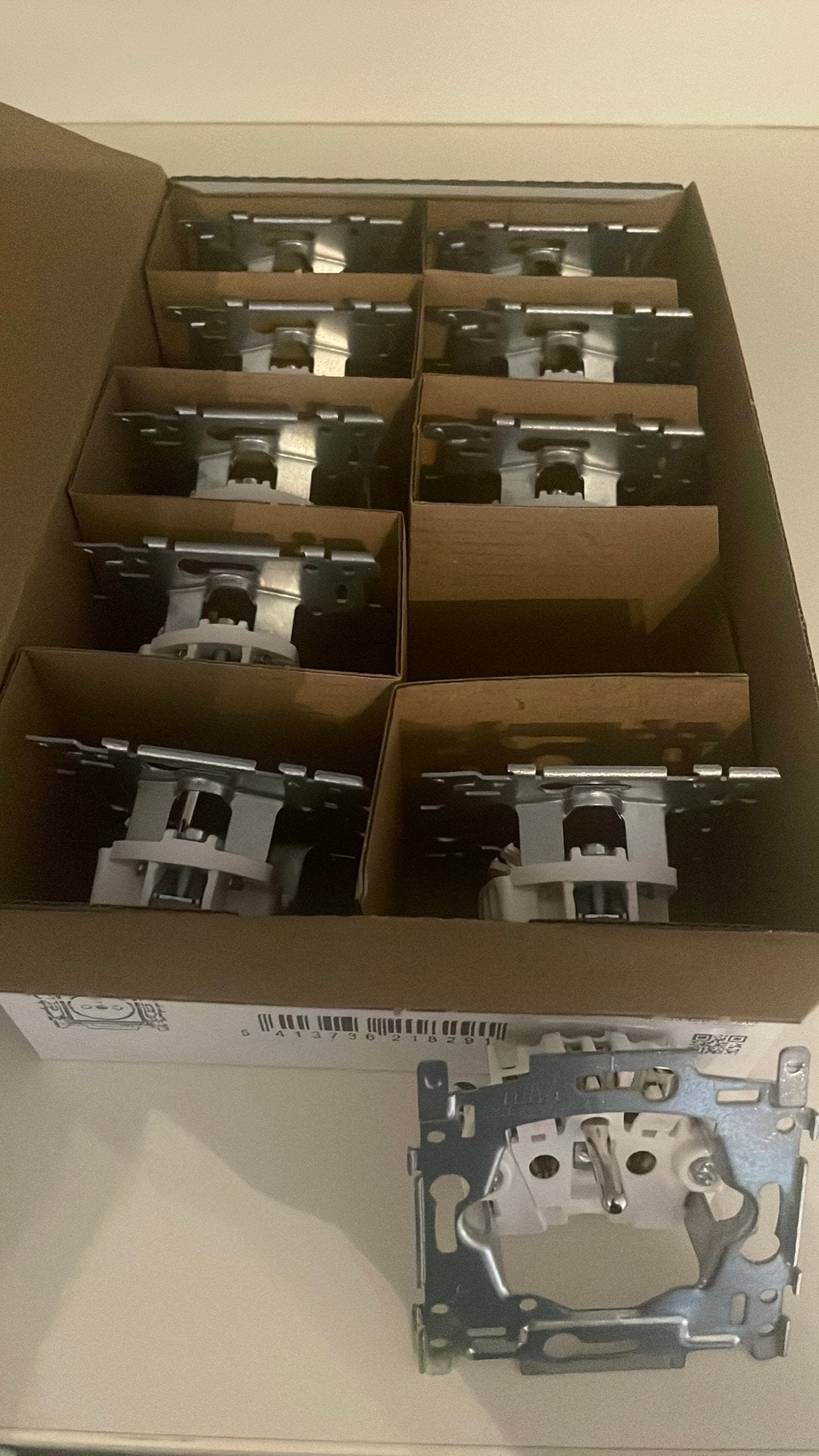 Niko stopcontacten 28,5 mm, Doe-het-zelf en Bouw, Ophalen of Verzenden, Nieuw
