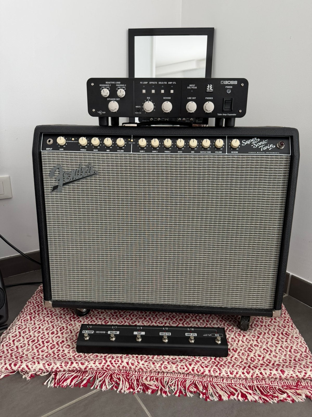 Fender Super Sonic Twin + Boss Tube Amp Expander, Musique & Instruments, Enlèvement, Comme neuf