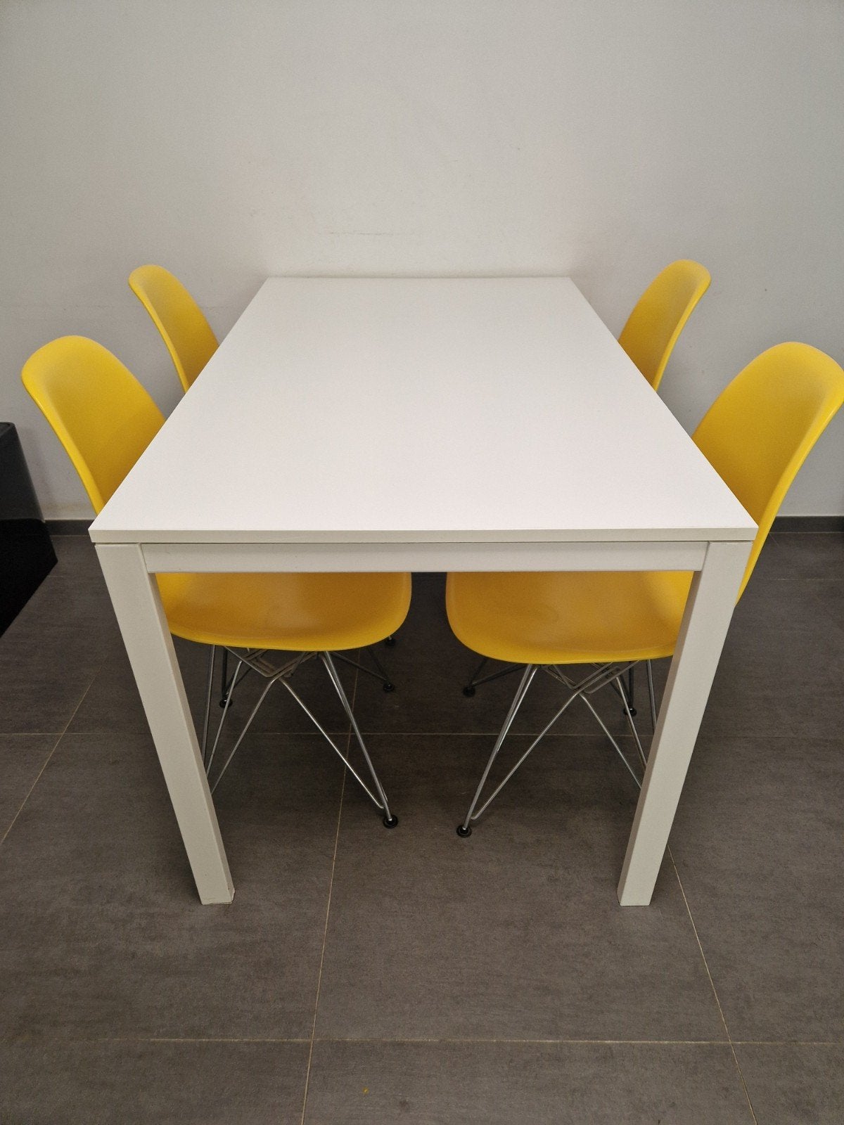 Table et 4 chaises, Maison & Meubles, Tables | Tables à manger, Enlèvement