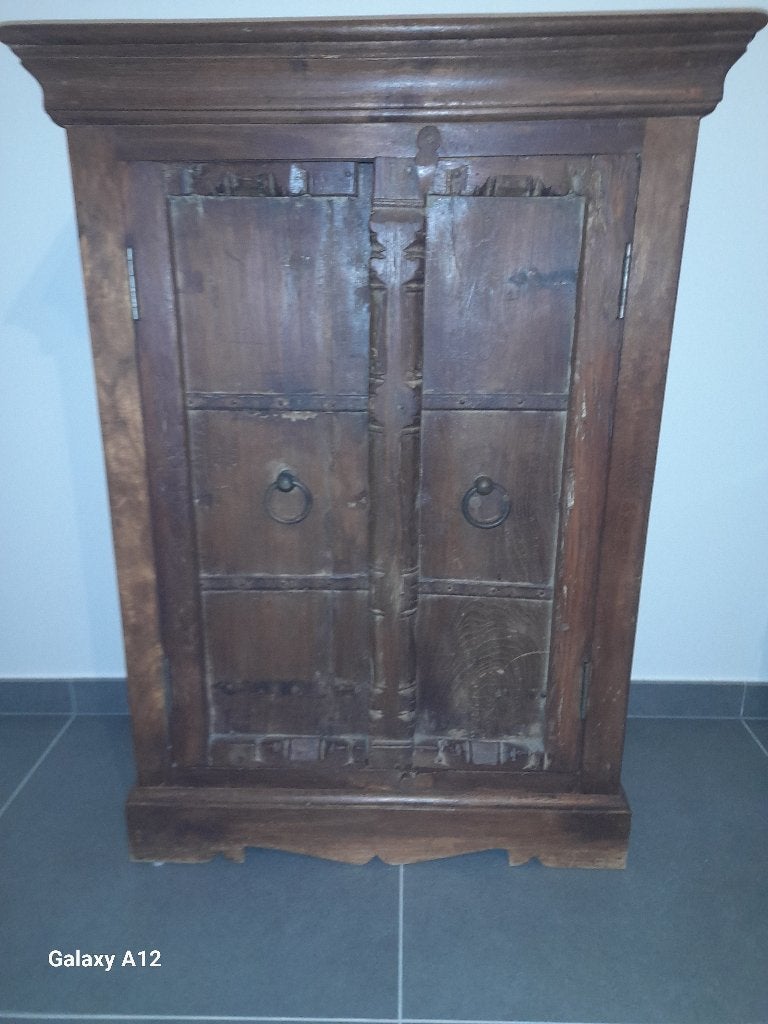 Thaise kast, Ophalen