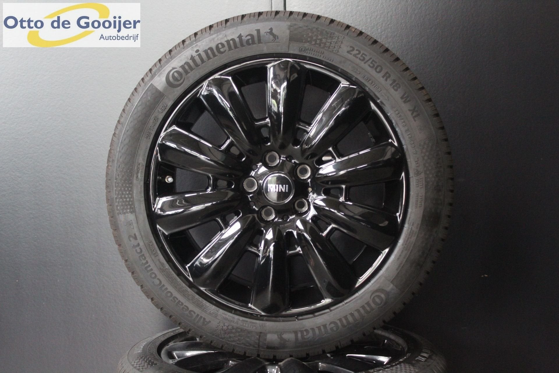 Originele Mini Countryman All Season NIEUW 18 Inch Pin Spoke, Ophalen, 18 inch, Gebruikt, -