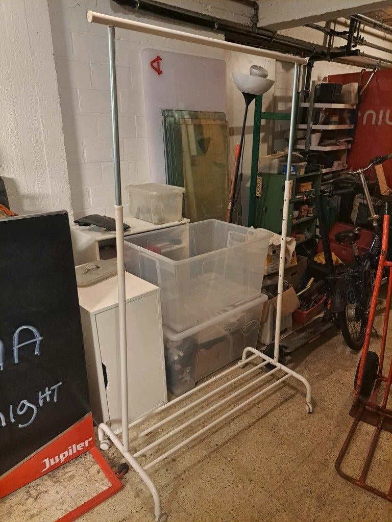 Portant à vêtements à roulettes ajustable à vendre !, Utilisé, Autres types, Métal, 150 à 200 cm