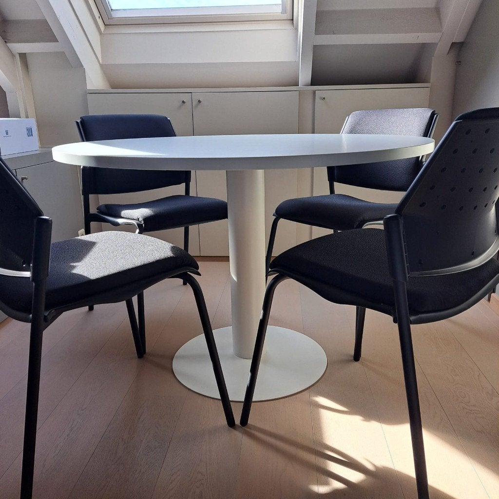 4 BUREAUSTOELEN MET WITTE TAFEL - NIEUWSTAAT, Ophalen, Nieuw zonder verpakking, Tafel
