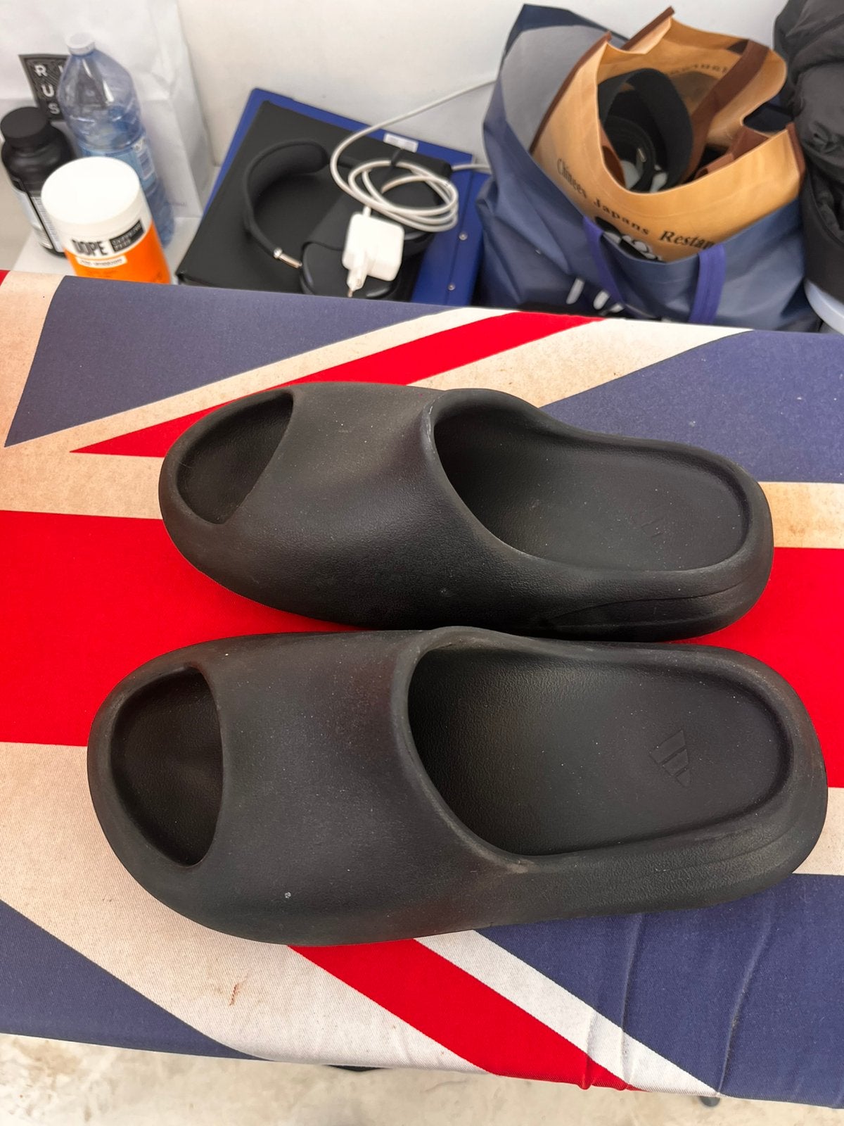 Yeezy slides Adidas te koop maat 40, Kleding | Heren, Schoenen, Ophalen of Verzenden, Zo goed als nieuw