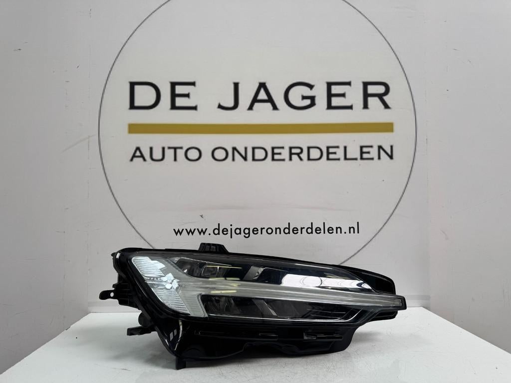 Phare avant droit LED pour Volvo V60 S60 VOL 32228810, Gunnar Engellaus vag 8
405 31  Gothenburg, SE, Info@volvocars.com, Volvo Car Corporation