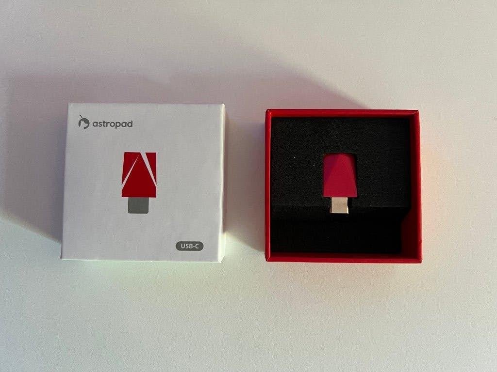 Luna Display - draadloos tweede scherm voor Mac/iPad, Computers en Software, Verzenden, Zo goed als nieuw, USB-C, Astropad
