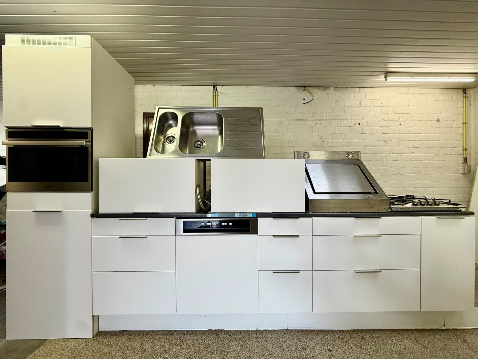 Moderne witte keuken compleet incl apparatuur + Gedemonteerd, Huis en Inrichting, Ophalen of Verzenden, Zo goed als nieuw